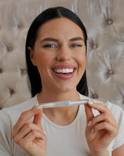 Load image into Gallery viewer, HeySmile Premium Teeth Whitening Pen
